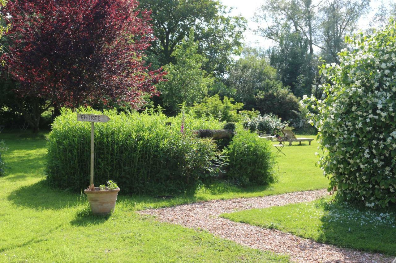 Le Bourgis Bed & Breakfast La Chapelle-Montligeon Exterior photo